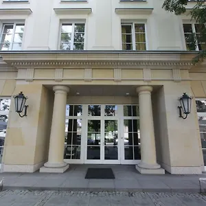 https://dom-pomocy-studentom.warsawhotelspoland.com